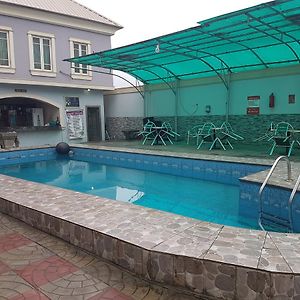 Royal Terrace Hotel & Towers